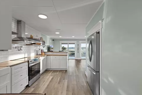Kitchen - 201 NW First Ave, Steinhatchee, FL 32359 photo 3 of 8