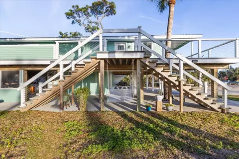 Exterior - 201 NW First Ave, Steinhatchee, FL 32359 photo 2 of 13
