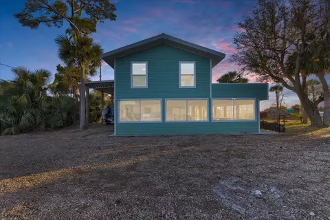 Exterior - 201 NW First Ave, Steinhatchee, FL 32359 photo 4 of 13