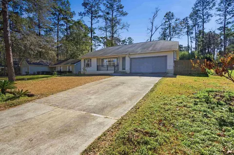 8341 Chickasaw Trl, Tallahassee, FL 32312