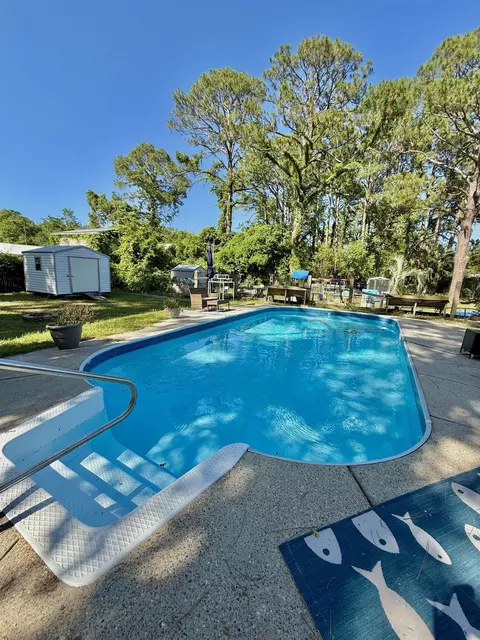 Exterior - 2521 Florida Ave, Lanark Village, FL 32323 photo 2 of 8