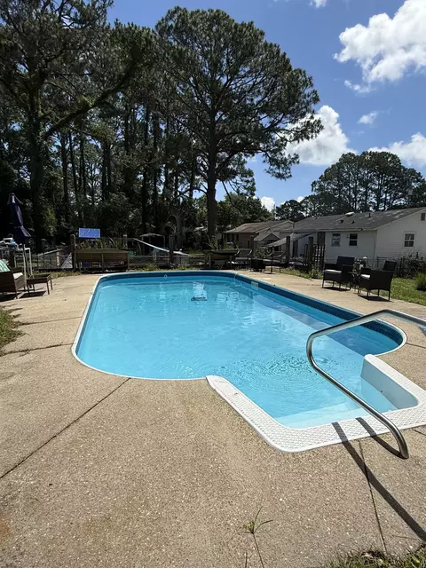 Exterior - 2521 Florida Ave, Lanark Village, FL 32323 photo 5 of 8