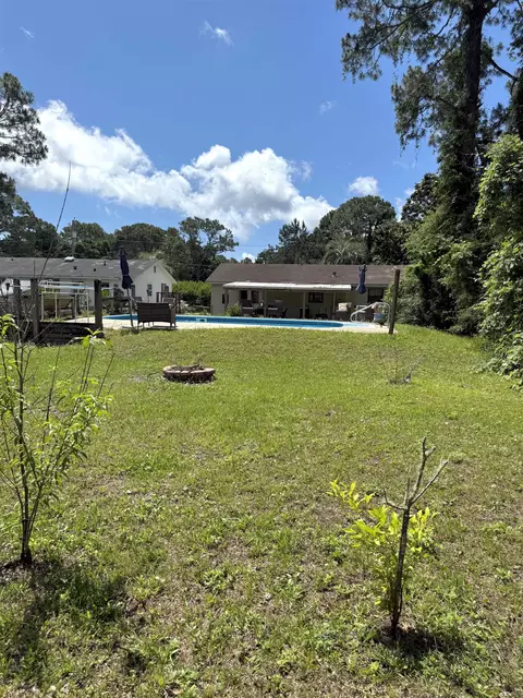 Exterior - 2521 Florida Ave, Lanark Village, FL 32323 photo 6 of 8