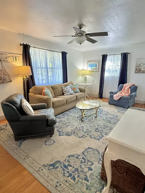 Living - 2521 Florida Ave, Lanark Village, FL 32323 photo 1 of 4