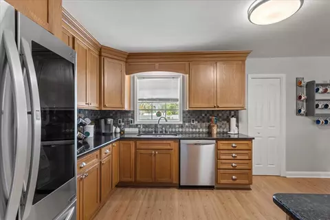 Kitchen - 117 Ridge Rd, Perry, FL 32348 photo 3 of 10