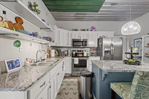 Kitchen - 117 Ridge Rd, Perry, FL 32348 photo 8 of 10