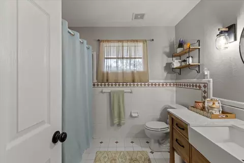 Bath - 117 Ridge Rd, Perry, FL 32348 photo 3 of 7