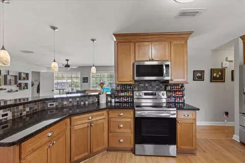 Kitchen - 117 Ridge Rd, Perry, FL 32348 photo 5 of 10