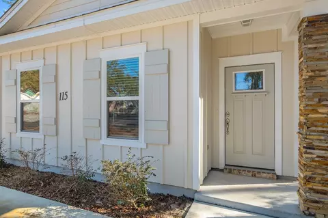 115 Comanche Trl, Crawfordville, FL 32327