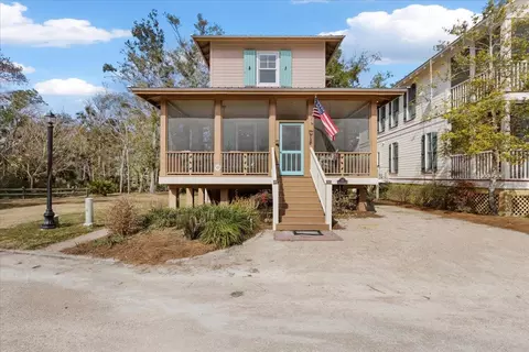 305 NE Winslow St, Steinhatchee, FL 32359