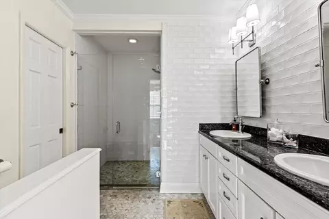 Bath - 2017 E Forest Dr, Tallahassee, FL 32303 photo 2 of 4