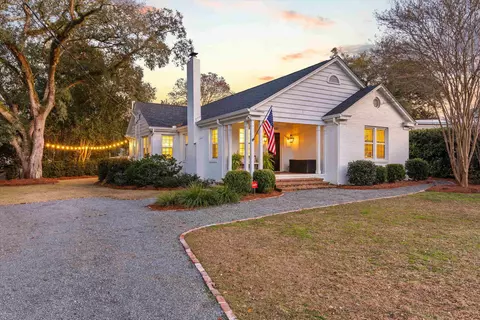Exterior - 2017 E Forest Dr, Tallahassee, FL 32303 photo 10 of 22