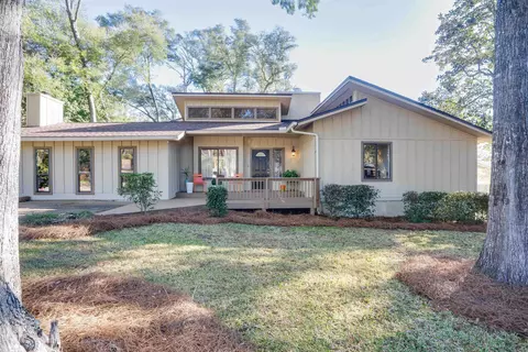 2946 Foxcroft Dr, Tallahassee, FL 32309