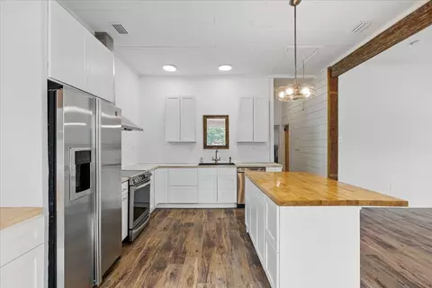 Kitchen - 209 SE 10th St, Steinhatchee, FL 32359 photo 5 of 8