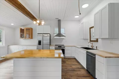 Kitchen - 209 SE 10th St, Steinhatchee, FL 32359 photo 8 of 8