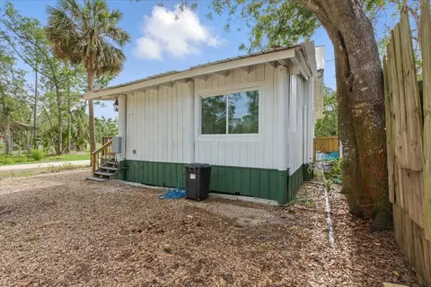 Exterior - 209 SE 10th St, Steinhatchee, FL 32359 photo 8 of 10
