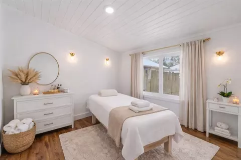Bedroom - 209 SE 10th St, Steinhatchee, FL 32359 photo 7 of 7