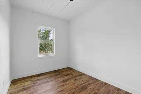 Bedroom - 209 SE 10th St, Steinhatchee, FL 32359 photo 6 of 7