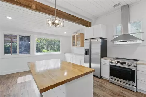 Kitchen - 209 SE 10th St, Steinhatchee, FL 32359 photo 6 of 8