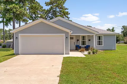 6 Slash Ln, Midway, FL 32343