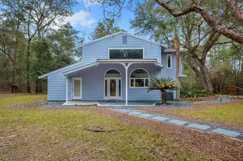 32 Lainey Ln, Crawfordville, FL 32327