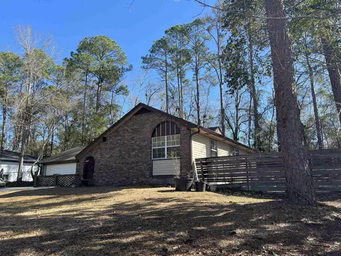 1545 Pineview Dr, Tallahassee, FL 32301