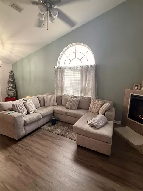 Living - 545 Slash Cir, Midway, FL 32343 photo 4 of 8