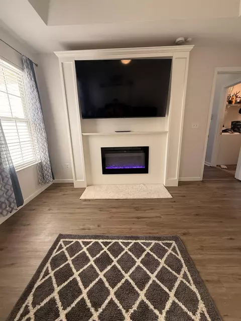 Living - 545 Slash Cir, Midway, FL 32343 photo 7 of 8