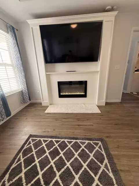 Living - 545 Slash Cir, Midway, FL 32343 photo 8 of 8