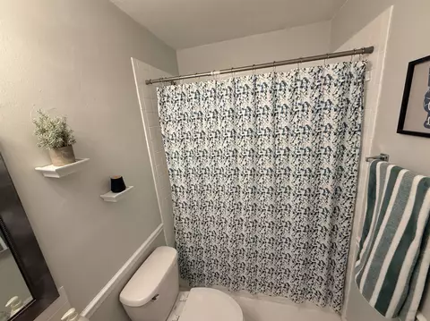 Bath - 545 Slash Cir, Midway, FL 32343 photo 3 of 13