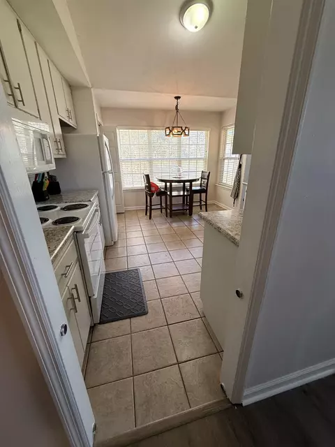 Kitchen - 545 Slash Cir, Midway, FL 32343 photo 5 of 5