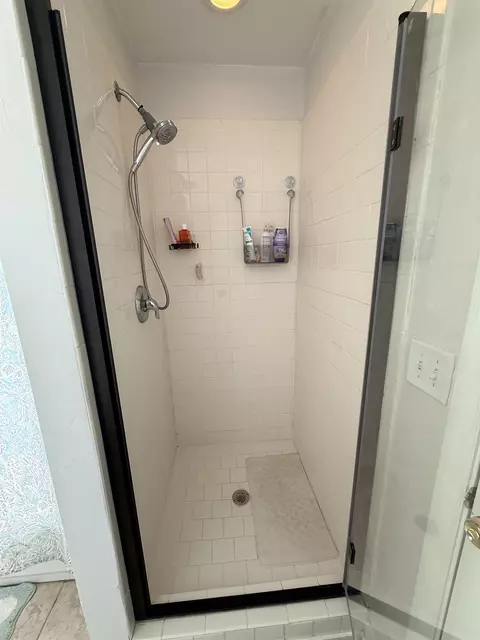 Bath - 545 Slash Cir, Midway, FL 32343 photo 8 of 13