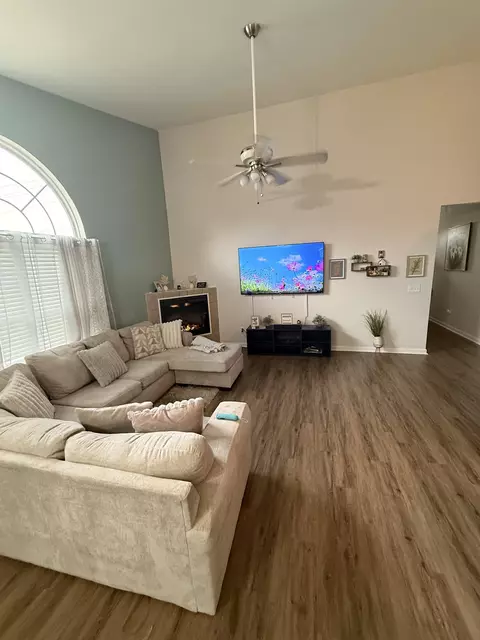 Living - 545 Slash Cir, Midway, FL 32343 photo 1 of 8