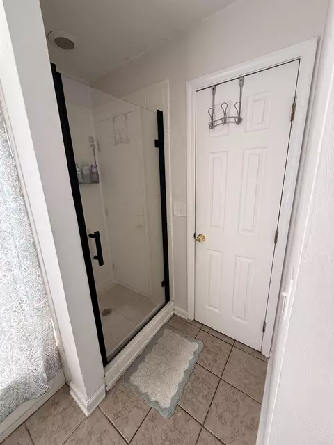 Bath - 545 Slash Cir, Midway, FL 32343 photo 6 of 13