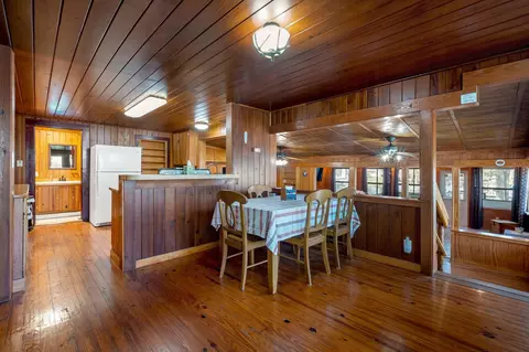 Dining - 309 Davidson St, Quincy, FL 32351 photo 1 of 3