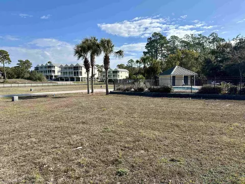 105 N Mariners Way, Carrabelle, FL 32322