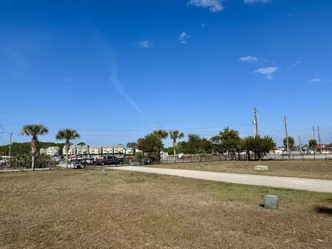 105 N Mariners Way, Carrabelle, FL 32322 photo 9