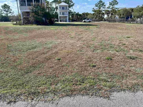 105 N Mariners Way, Carrabelle, FL 32322 photo 2