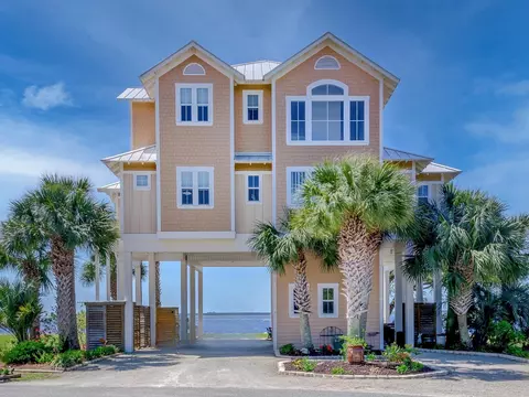 7 Cutty Sark Ct, Panacea, FL 32346