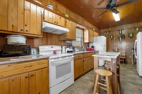 Kitchen - 5481 Turner Rd, Perry, FL 32348 photo 6 of 6
