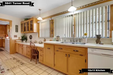 Kitchen - 5481 Turner Rd, Perry, FL 32348 photo 2 of 6