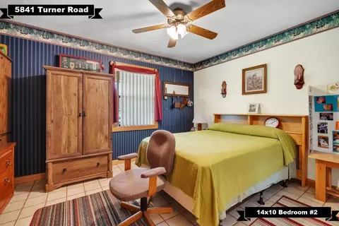 Bedroom - 5481 Turner Rd, Perry, FL 32348 photo 2 of 6