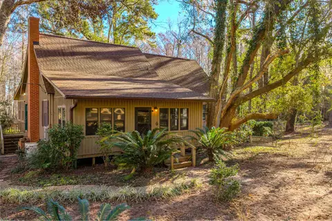 5301 Gentle Breeze Dr, Tallahassee, FL 32309