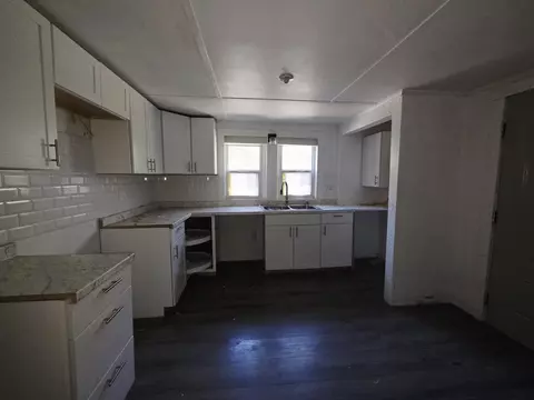 Kitchen - 302 W Spring Pl, Perry, FL 32347 photo 2 of 2