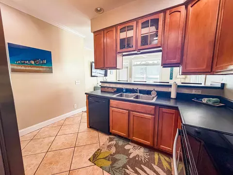 Kitchen - 709 SE 3rd St #D, Carrabelle, FL 32322 photo 6 of 8