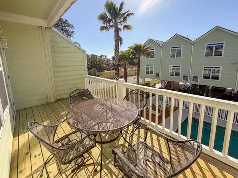 Exterior - 709 SE 3rd St #D, Carrabelle, FL 32322 photo 6 of 17