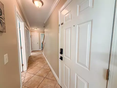 Entry Way - 709 SE 3rd St #D, Carrabelle, FL 32322 photo 2 of 3
