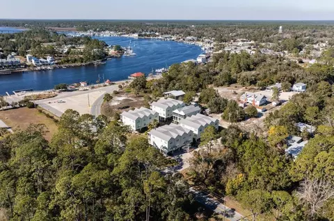 View/Area - 709 SE 3rd St #D, Carrabelle, FL 32322 photo 3 of 9