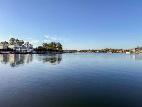 View/Area - 709 SE 3rd St #D, Carrabelle, FL 32322 photo 8 of 9