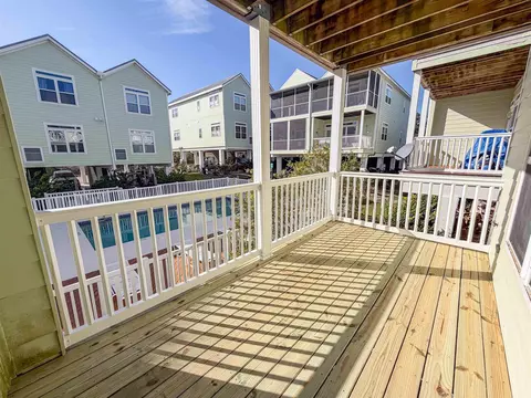 Exterior - 709 SE 3rd St #D, Carrabelle, FL 32322 photo 9 of 17